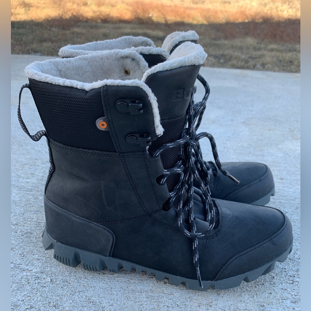 Bogs Arcata mid lace up boots women’s size 7.5